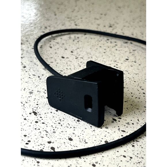 Fitbit 3 & 4 Charger - Picture 2 of 5